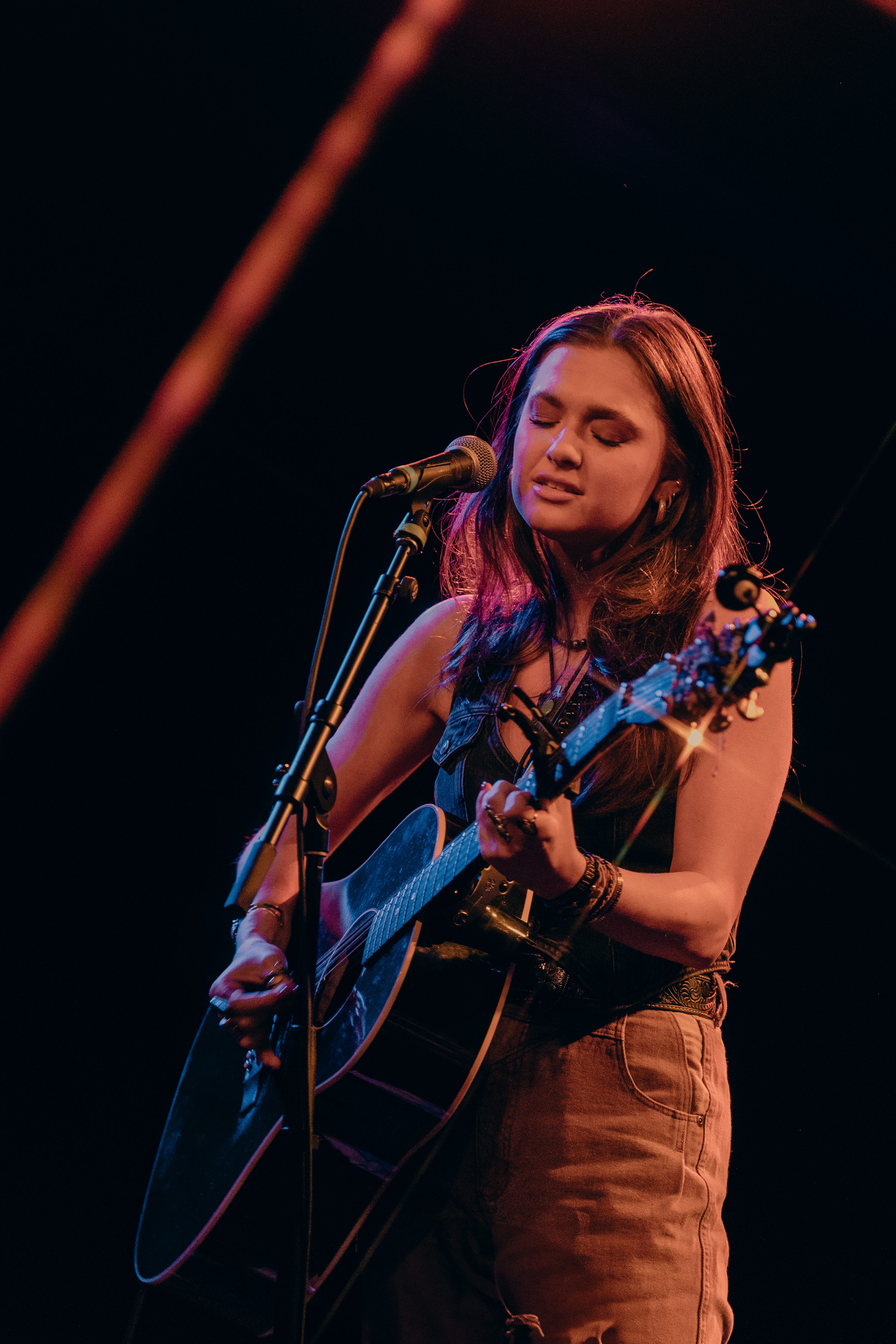 Southern Charm and Powerful Stories: Maggie Antone Delivers at The Sinclair