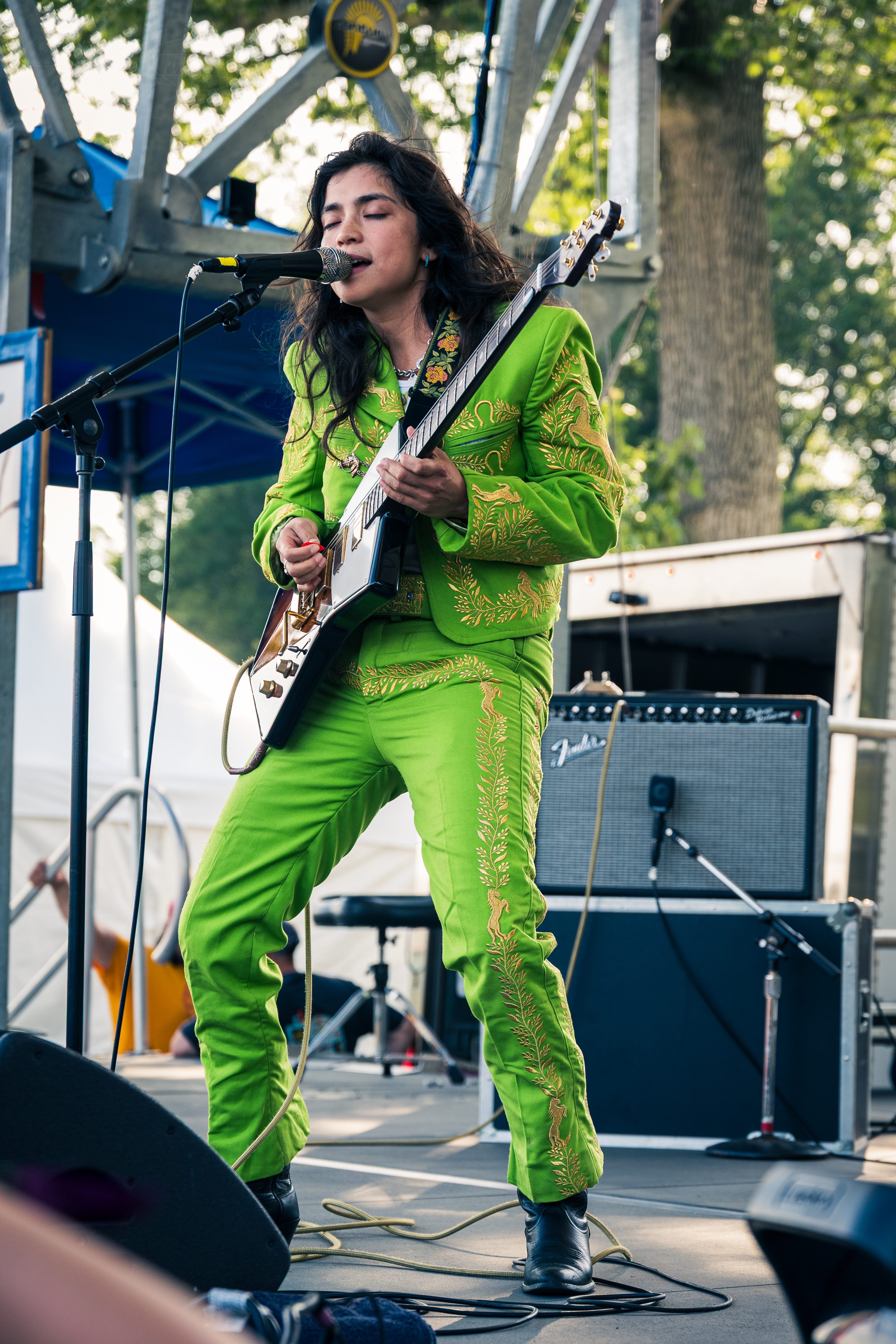 Reyna Tropical at the Green River Festival 2025