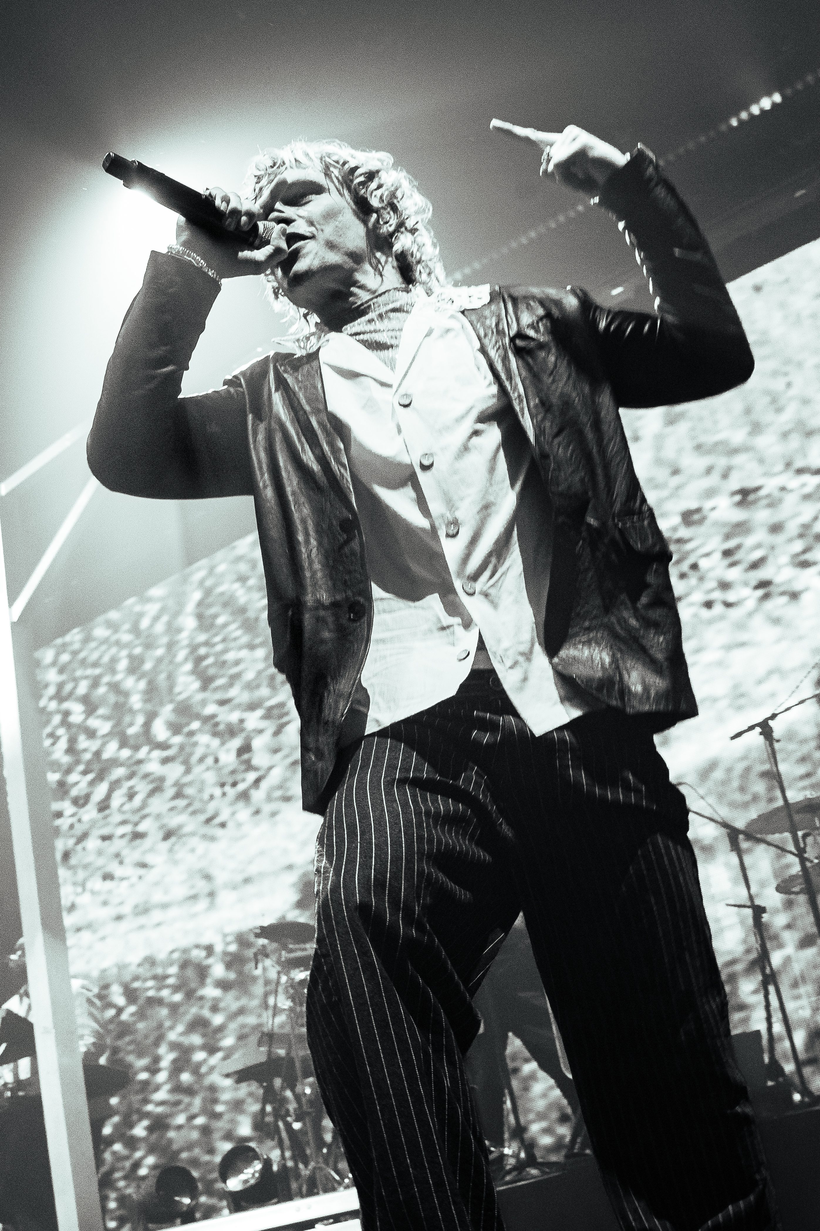 The Driver Era live in Los Angeles California at The Hollywood Palladium featuring Ross Lynch, Rocky Lynch, and Ricky Lynch