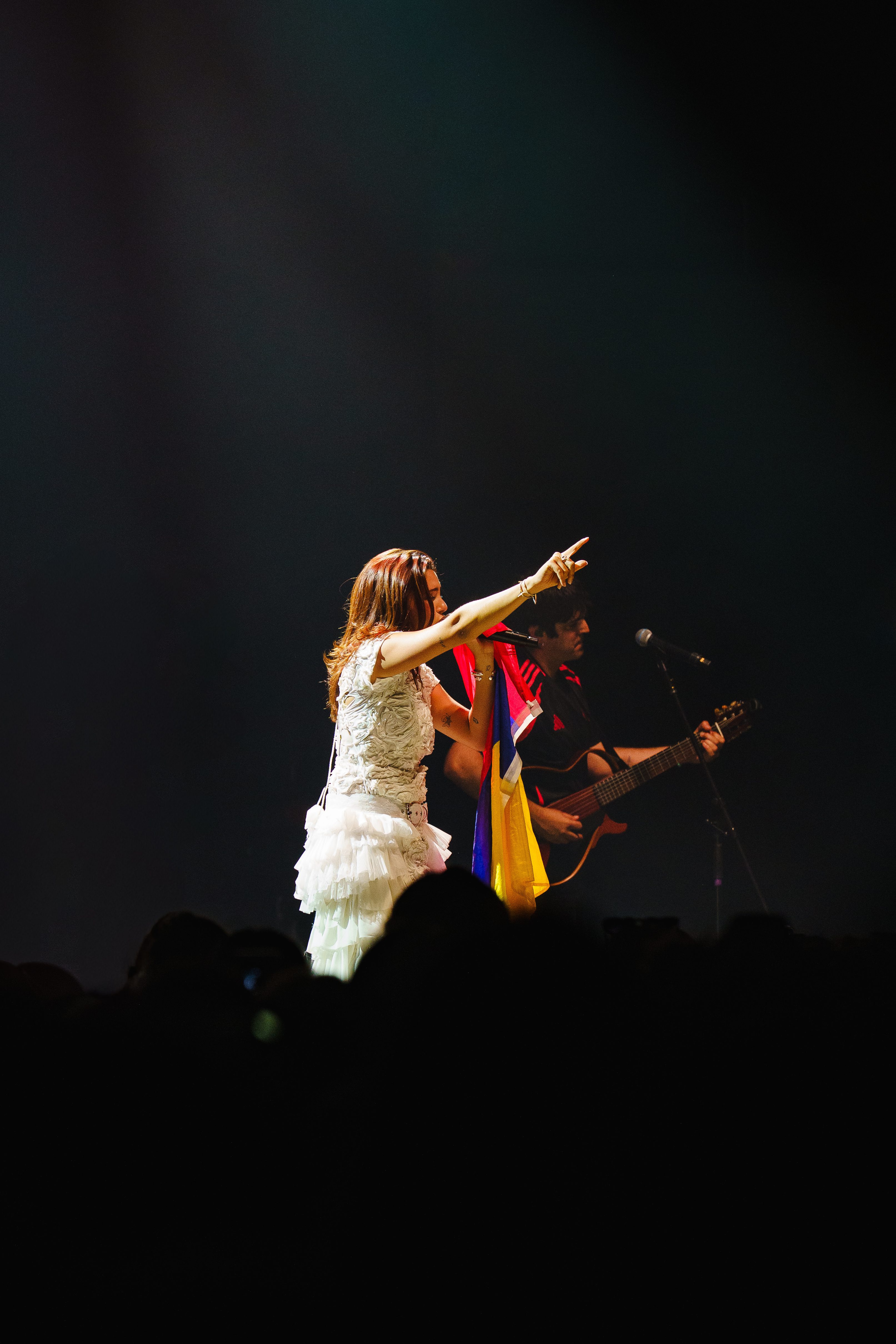 Valé live at Hollywood Palladium for The Driver Era's "Obsession Tour" finale