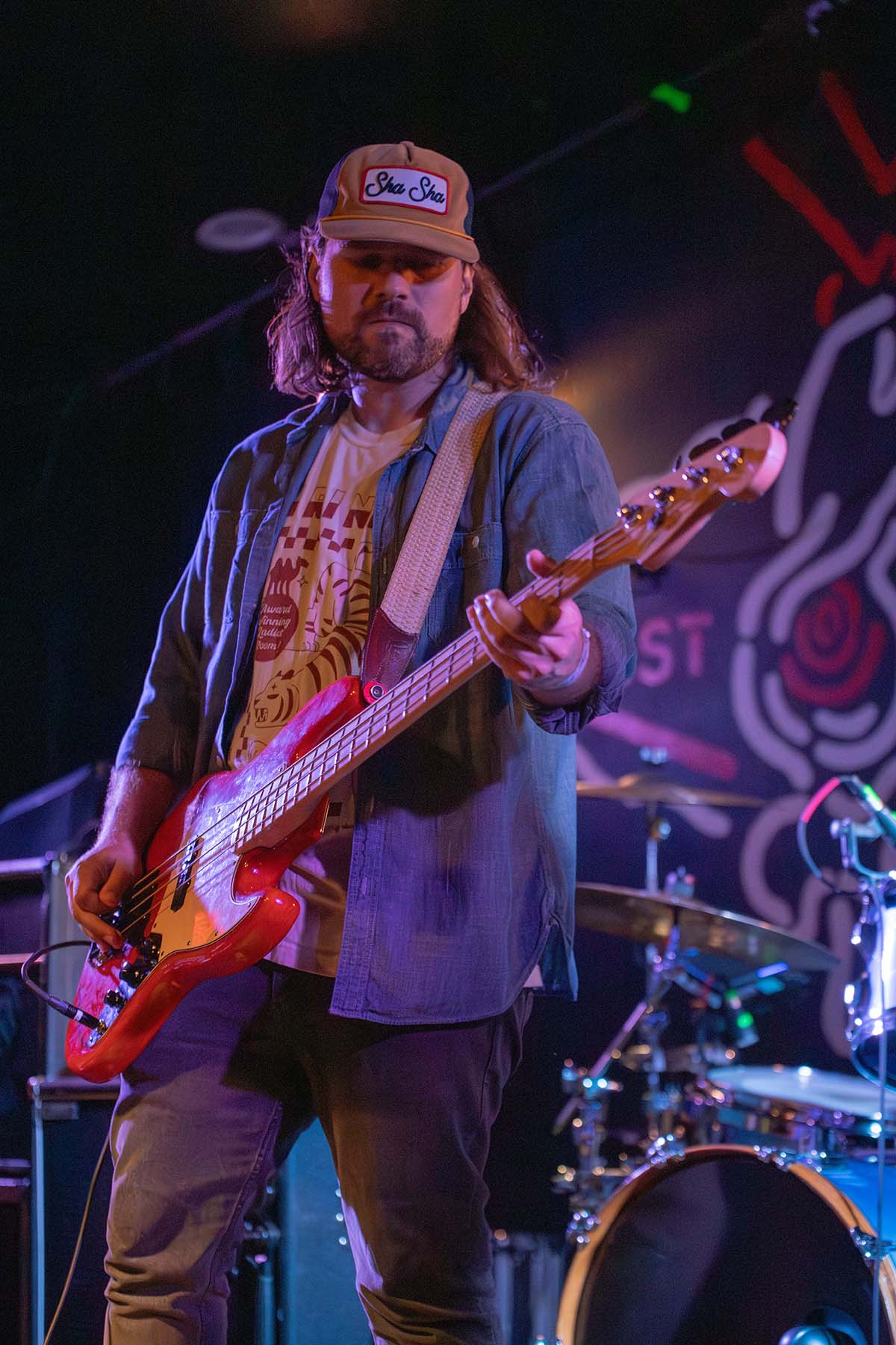 Oso Oso performing live at Milwaukee, Wisconsin’s X-Ray Arcade during The $10 Bill Tour