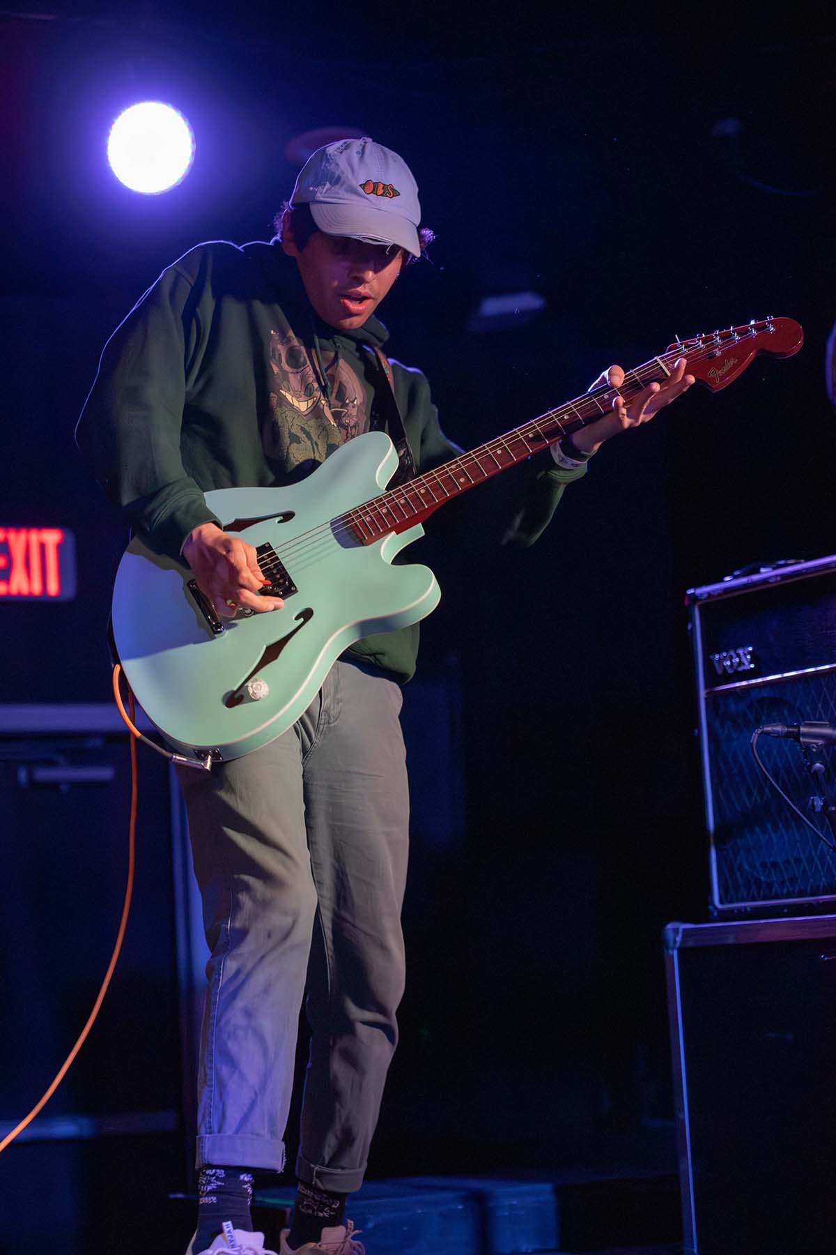 Oso Oso performing live at Milwaukee, Wisconsin’s X-Ray Arcade during The $10 Bill Tour