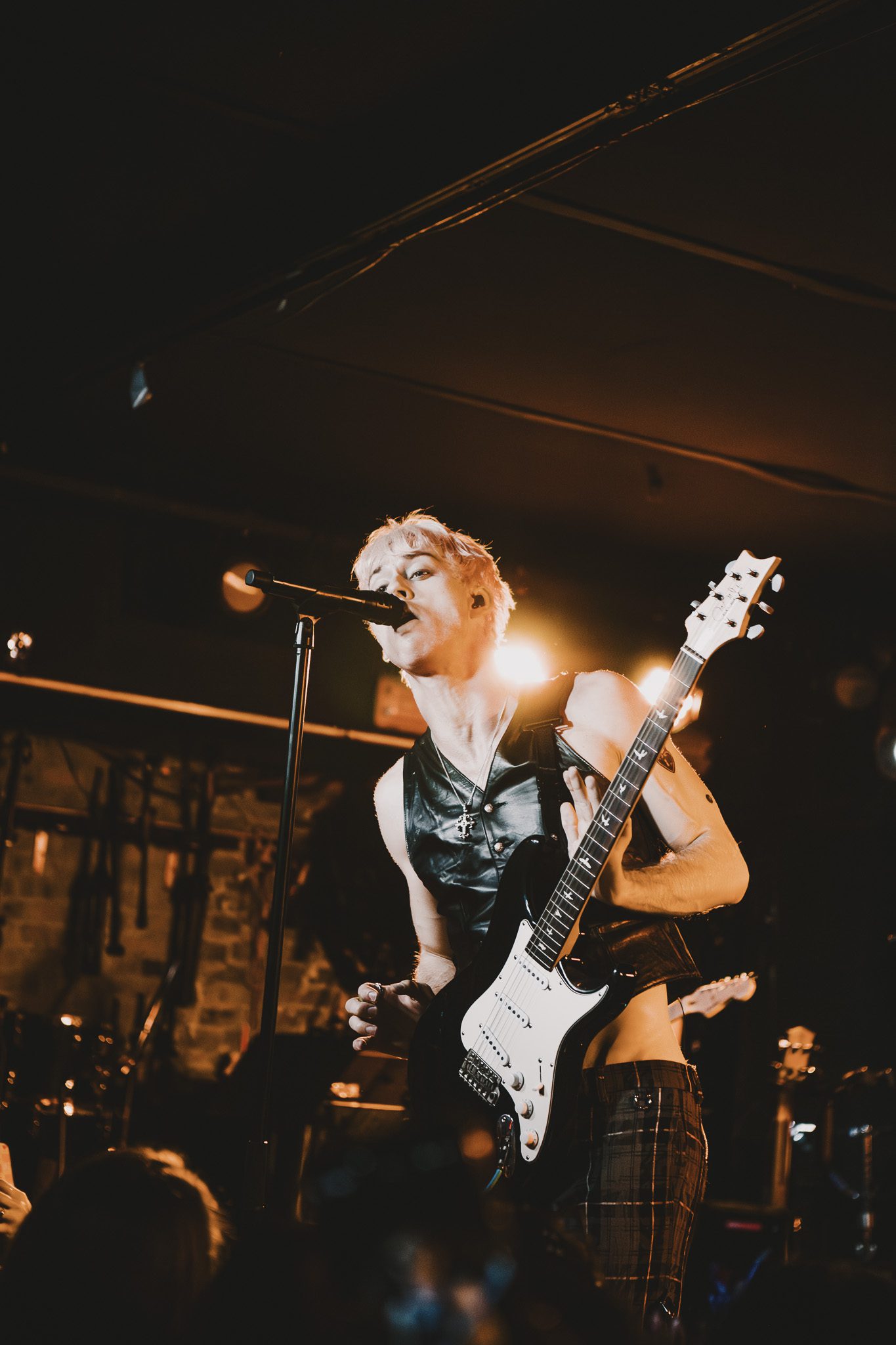 Haiden Henderson live at Mercury Lounge in New York City to celebrate 'tension' EP release