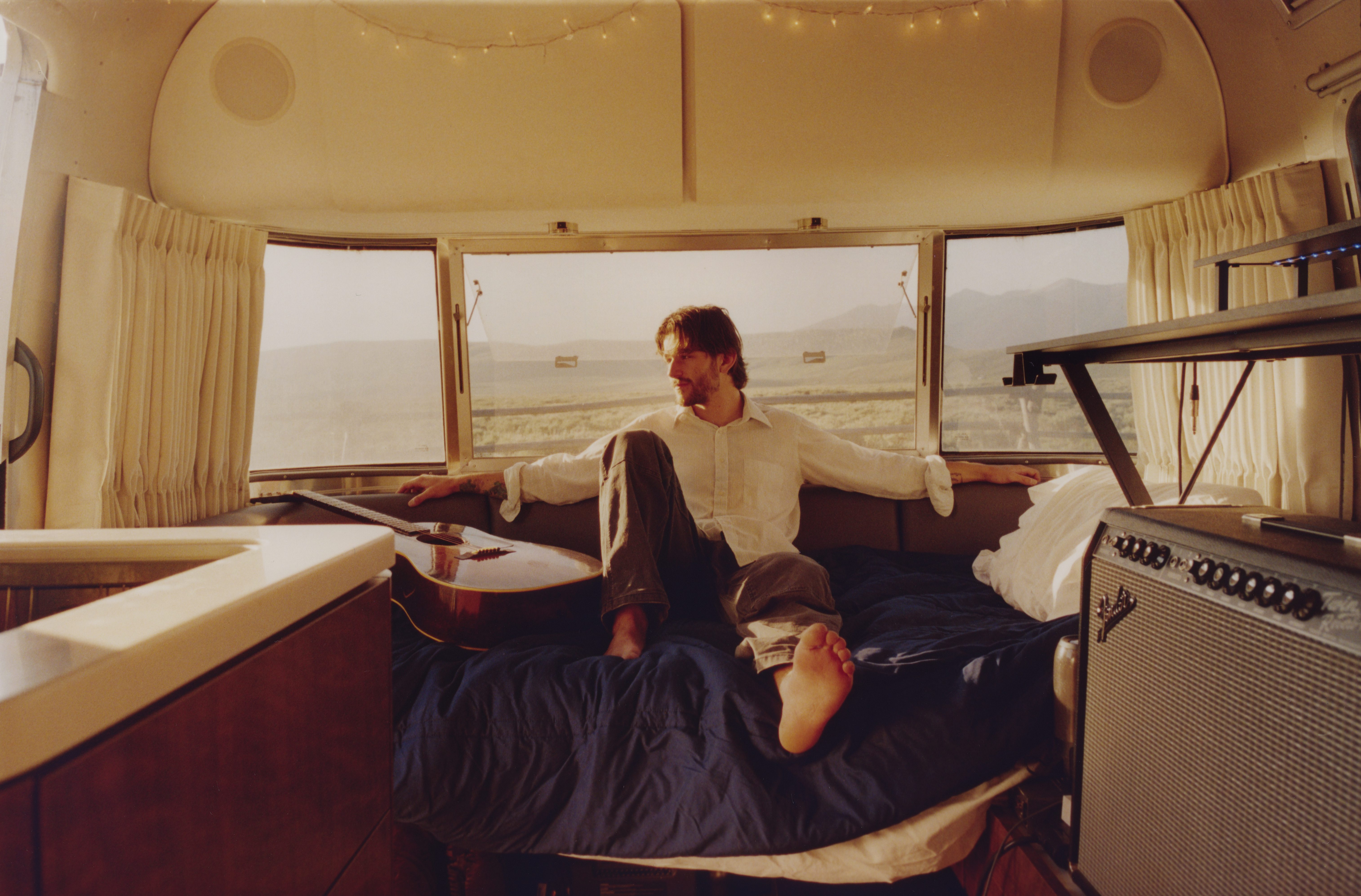 Jonah Kagen announces the headline Sunflowers & Leather Tour – pre-sale started Tuesday, Oct 7!