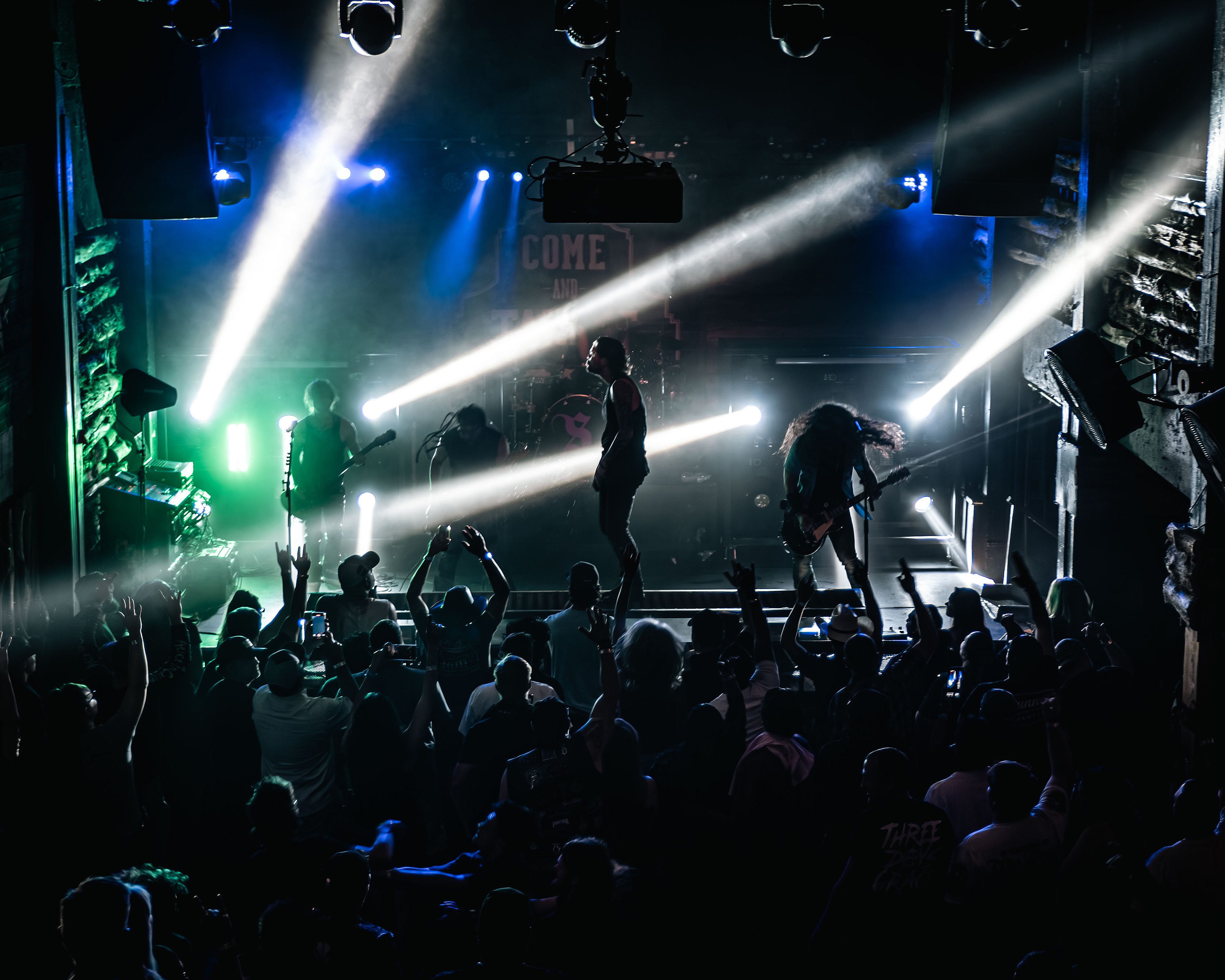 Saliva closes high-power U.S. tour with Earshot + The Founder + LYLVC