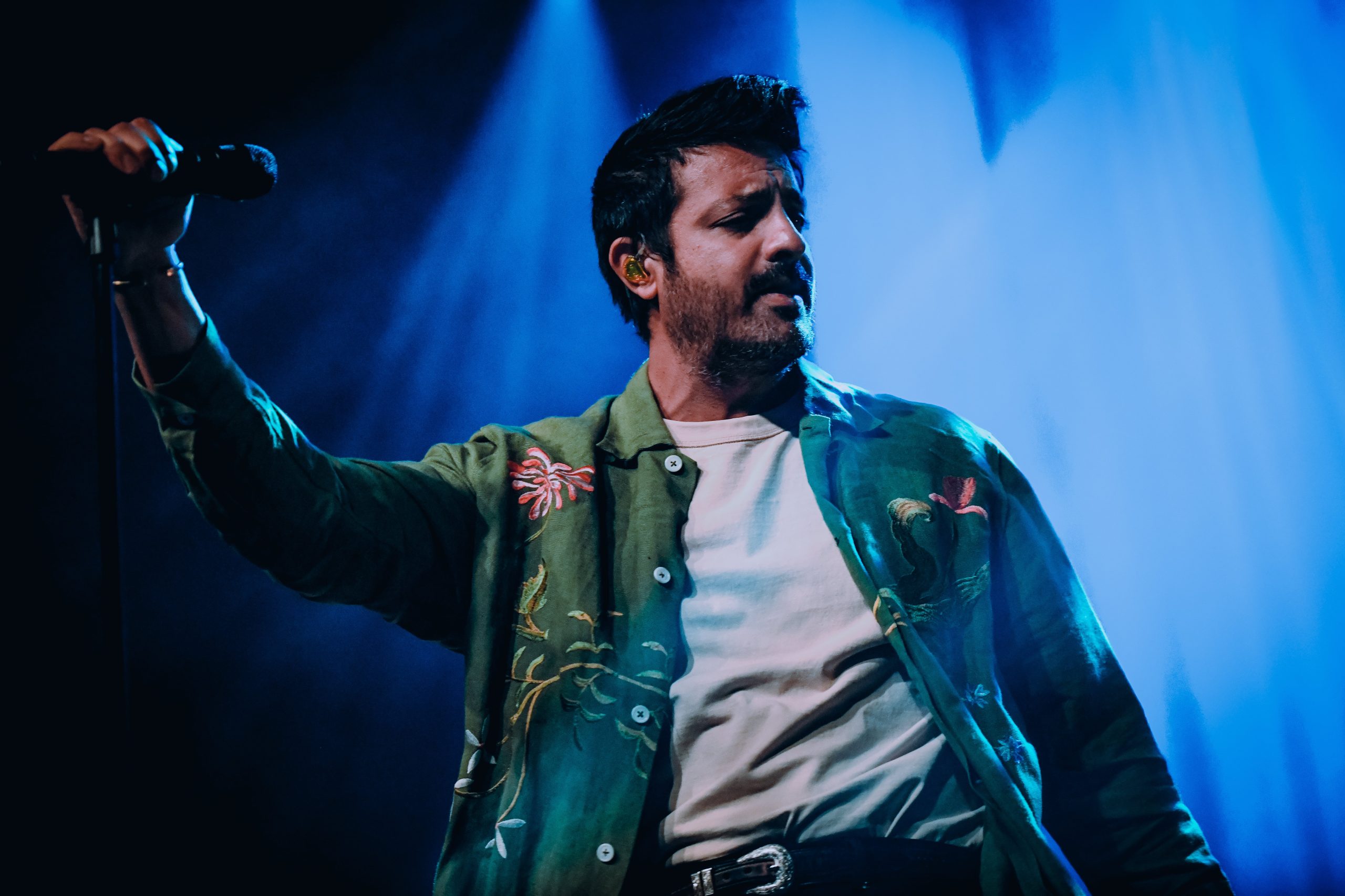 Young the Giant brings stripped down “In The Open” tour to sold-out Tucson crowd