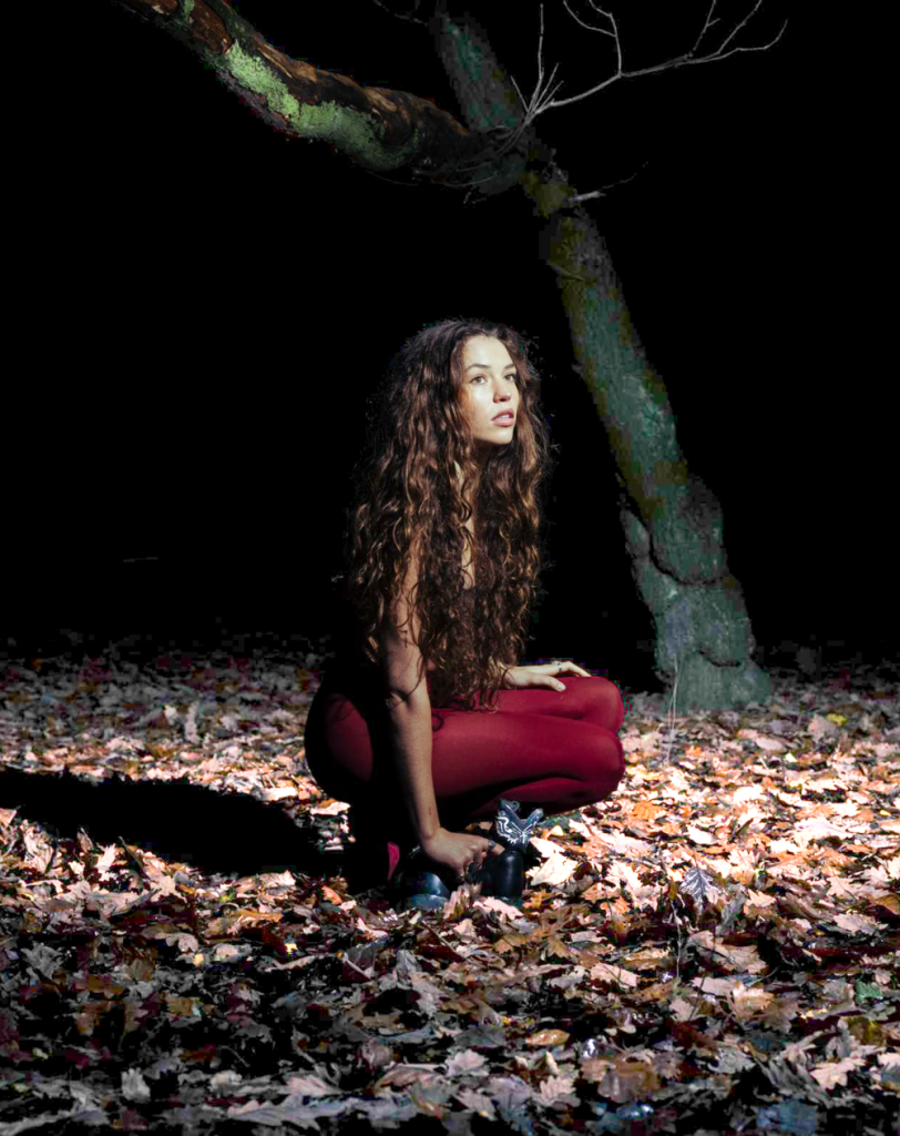 Did YOU hear Charlotte’s MacInnes’ NEW SINGLE “STRUCK”!?