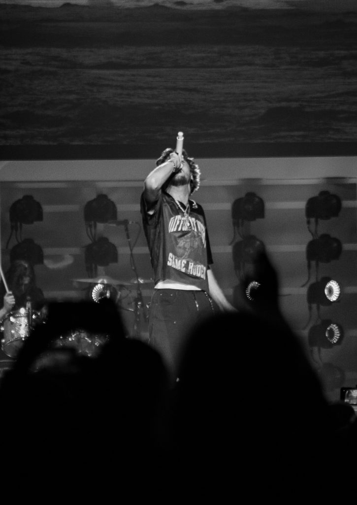 Different night, same rodeo