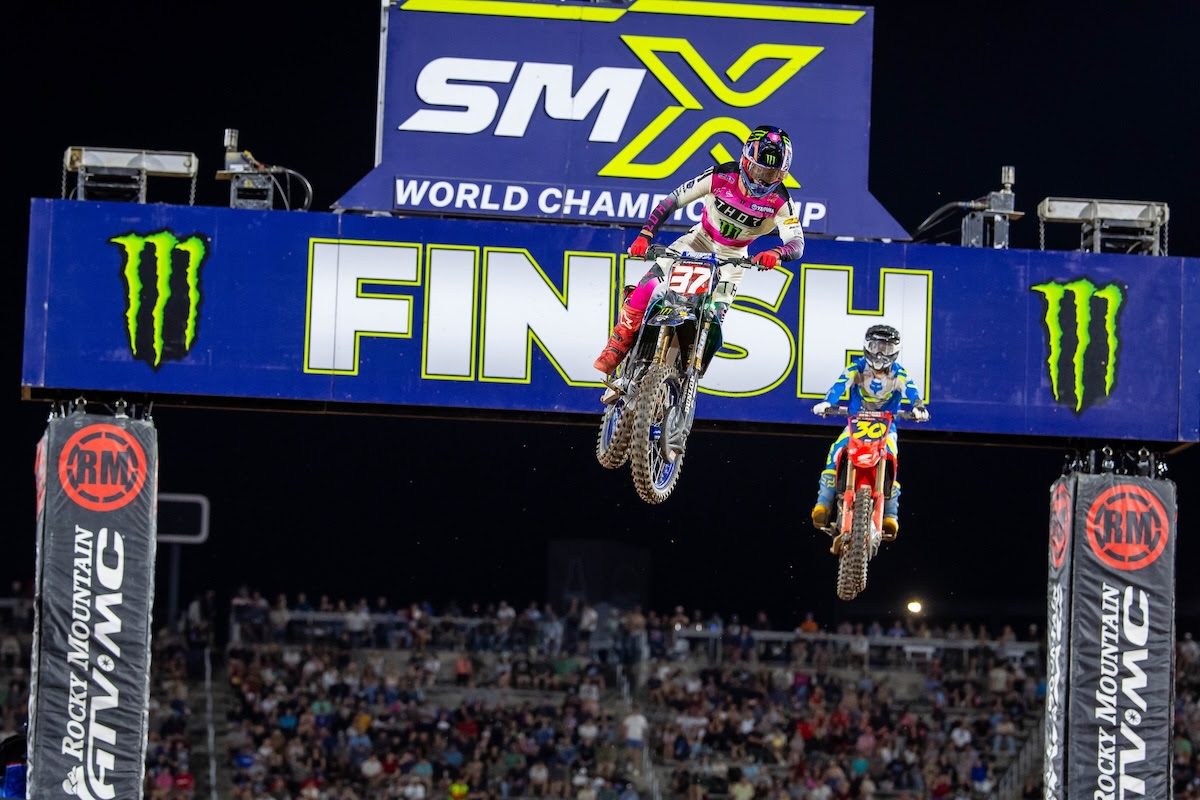 Hunter Lawrence dominates Birmingham Supercross as Deegan penalized in showdown