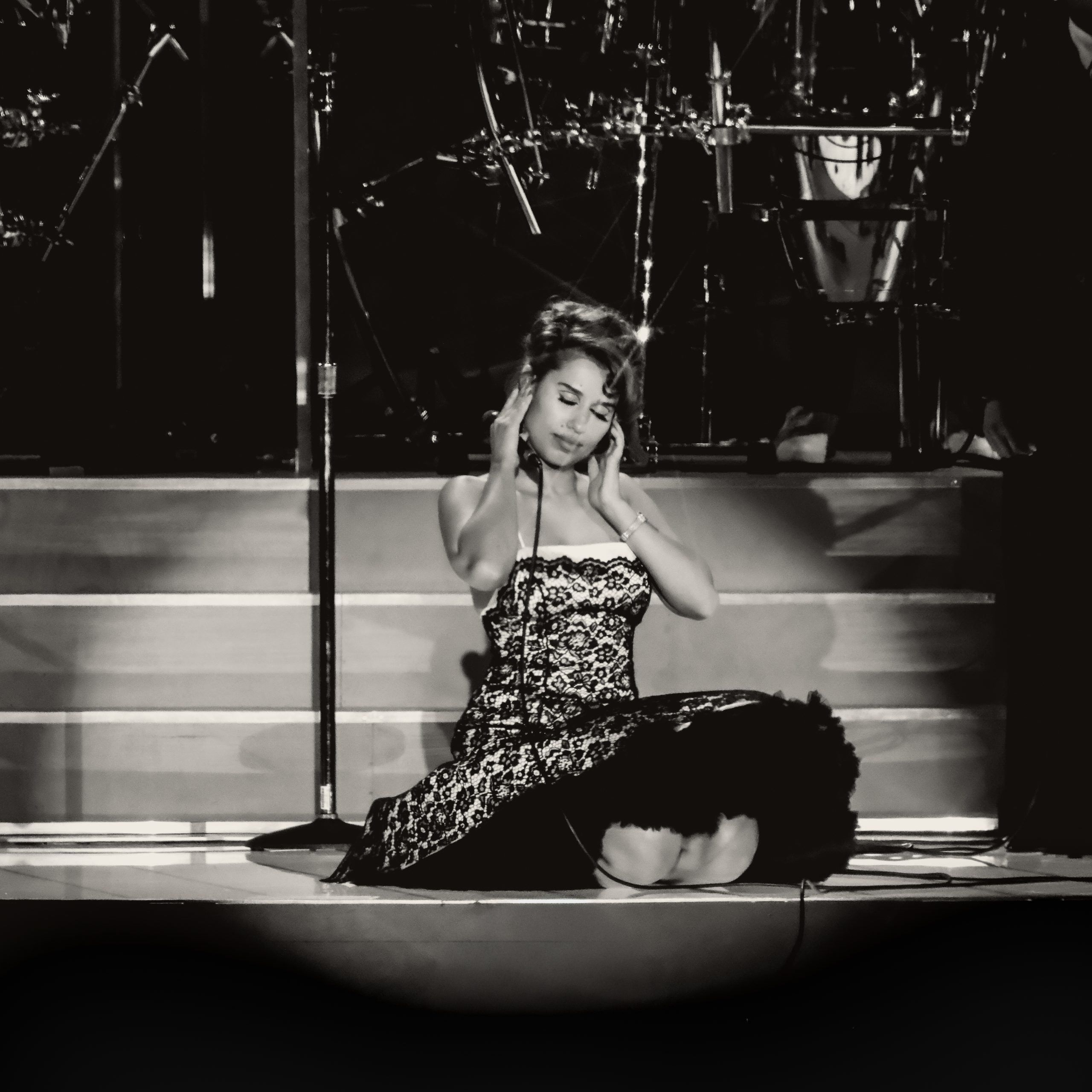 RAYE soars on new ballad “Nightingale Lane.”