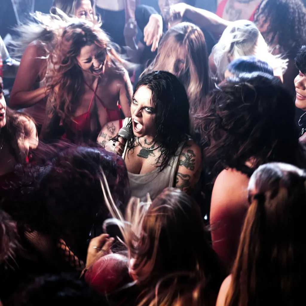 If Limp Bizkit and Yungblud had a child; it would be Lauren Sanderson. The artist releases an explosive single “Come Say Sum”