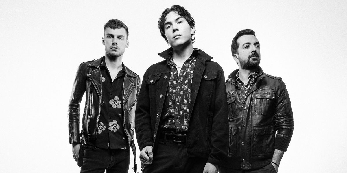 Les Palms brings us back to the 2000s era of rock