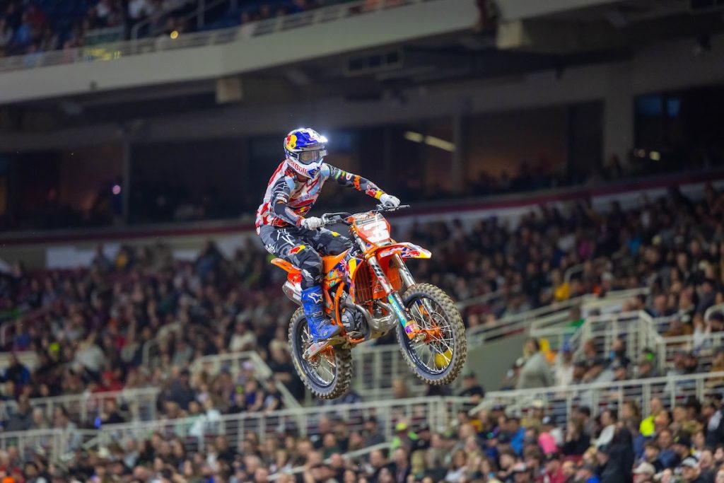 
Points leader Eli Tomac recorded a sixth-place finish aboard his Red Bull KTM Factory Racing machine.