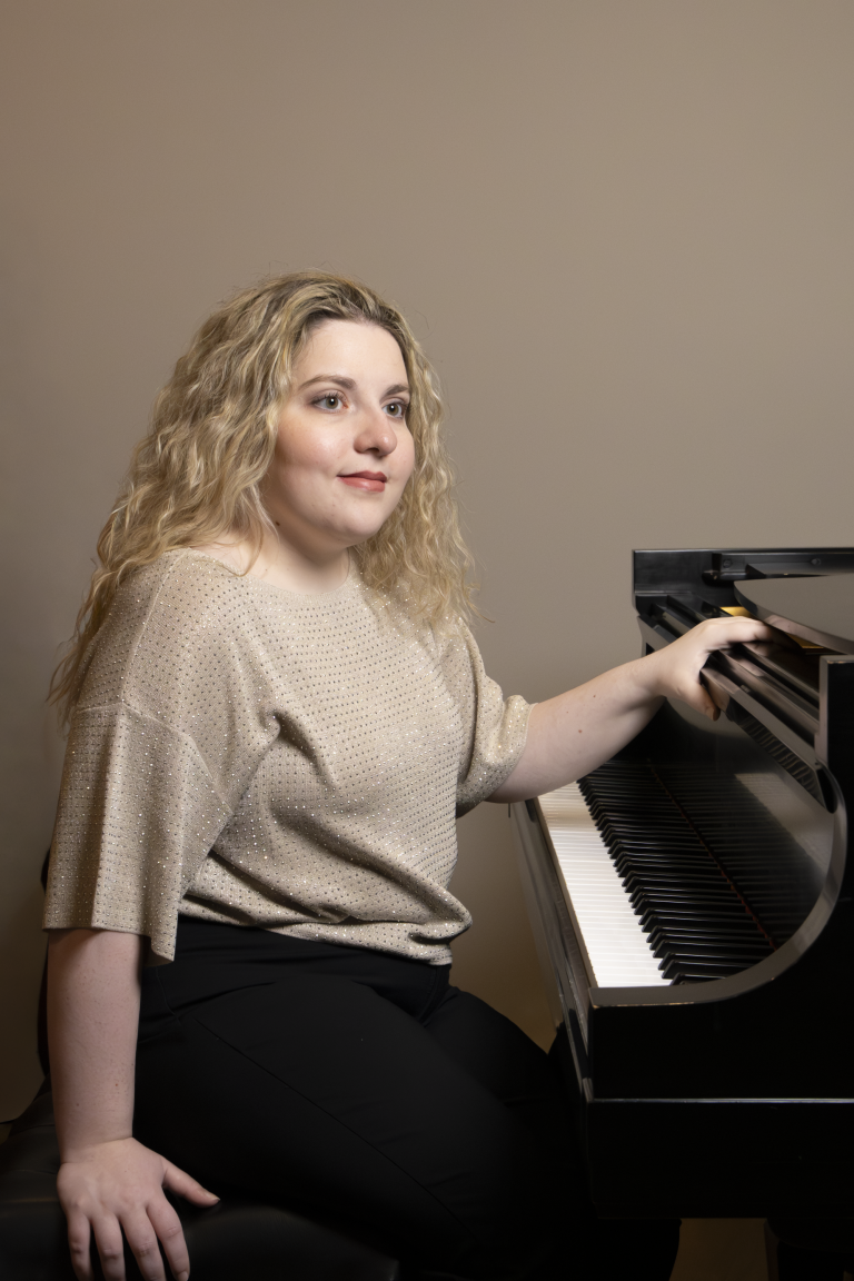 Jodi DiPiazza releases a delicate single “At The End Of The Rainbow”
