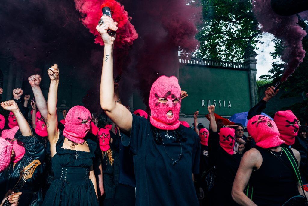 Pussy Riot release debut album CYKA and share “CANDY DOPAMINE” video