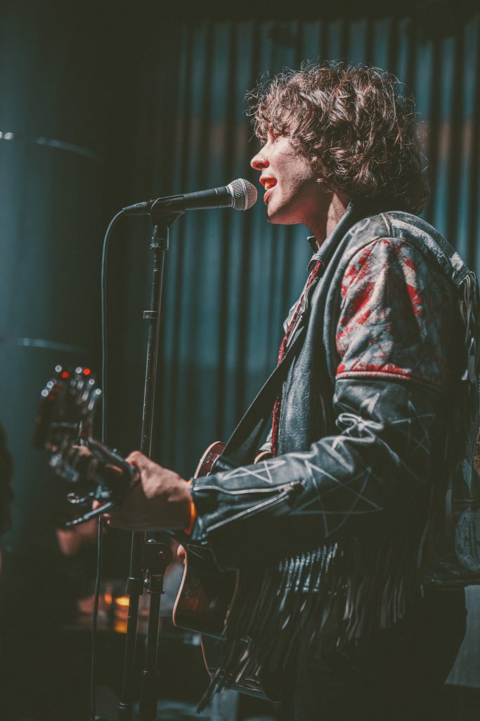Barns Courtney Silver Lining Lounge