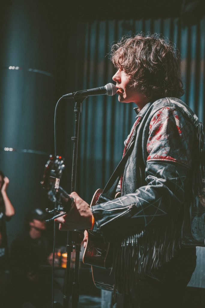 Barns Courtney Silver Lining Lounge