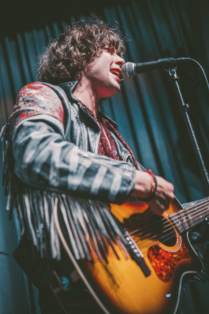 Barns Courtney Silver Lining Lounge