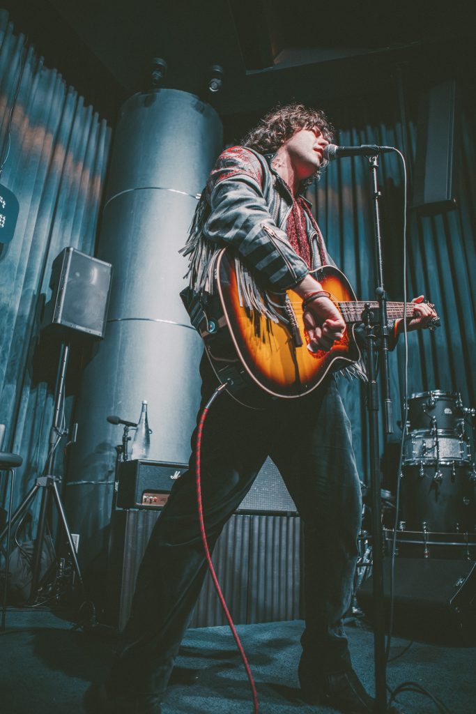 Barns Courtney Silver Lining Lounge