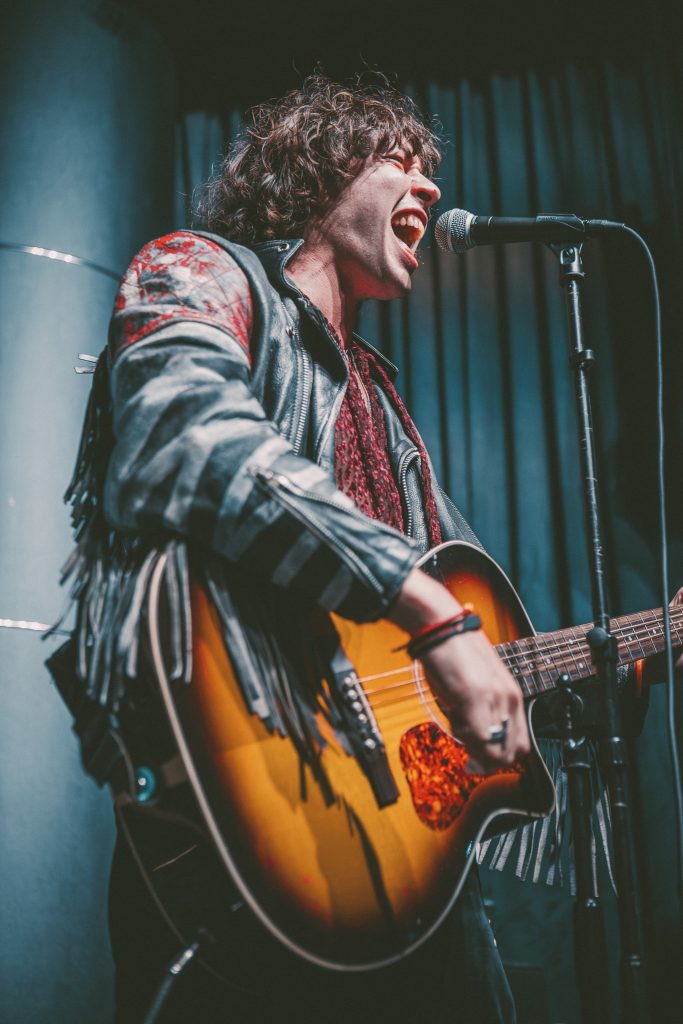 Barns Courtney Silver Lining Lounge