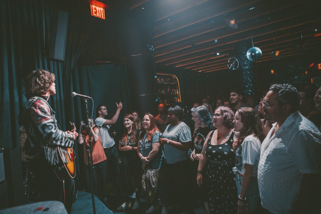 Barns Courtney Silver Lining Lounge