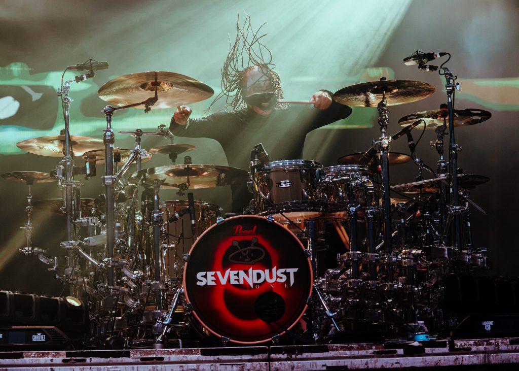 Dead Seven: Sevendust and Theory of a Deadman rock Hard Rock Gary, Indiana